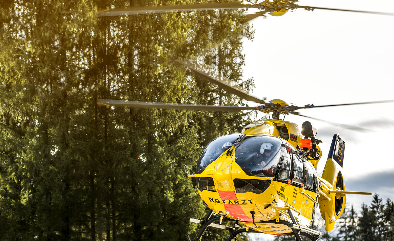 ADAC Rettungshubschrauber Christoph 1 im Einsatz – Luftrettung und Notfallversorgung aus München