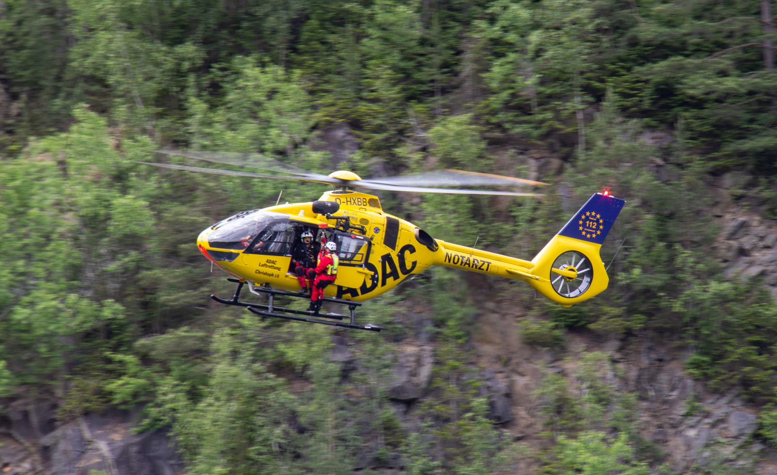 ADAC Luftrettung aus Straubing trainiert mit Winde